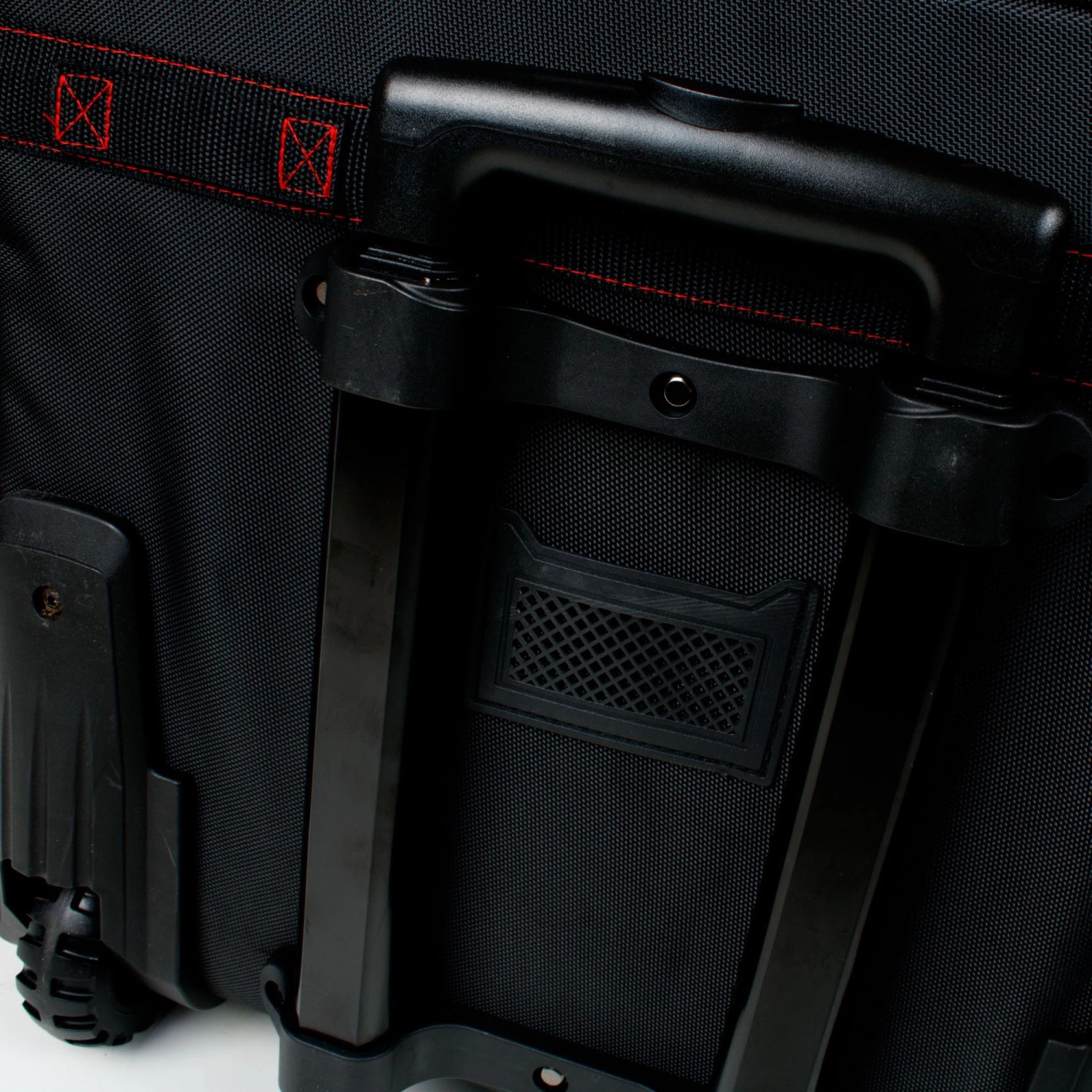 Detailaufnahme: Mephisto Werkzeugtrolley Nova mit Teleskopgriff und robusten Rollen.