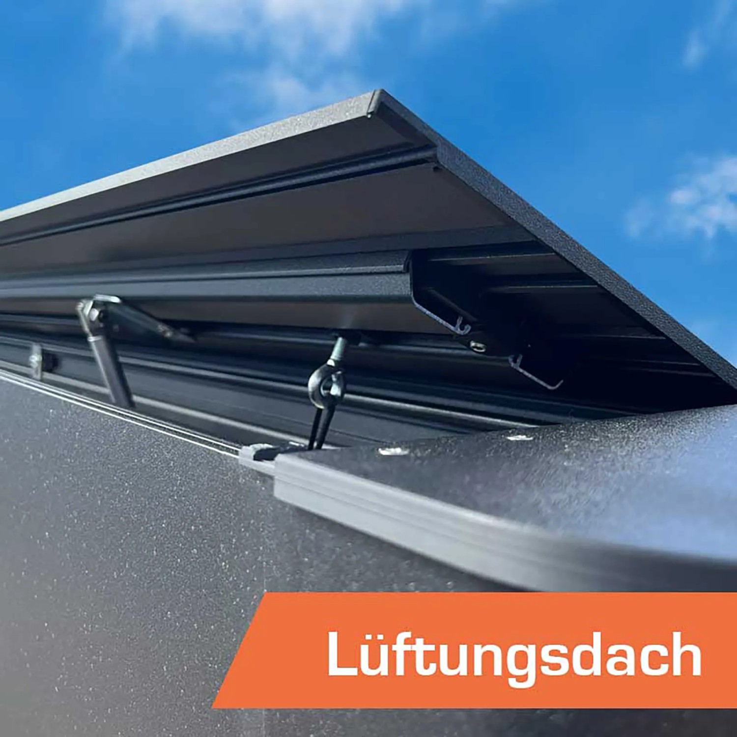 Detailaufnahme: Lüftungsdach des SunElements Gartenhaus SunGarden Infinity.