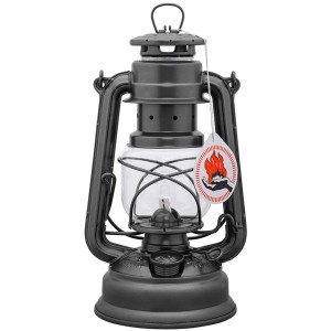 Feuerhand Sturmlaterne Baby Special in Anthrazit-Metallic, eine robuste Lichtquelle für den Außenbereich.