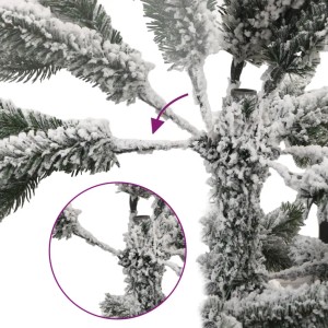 Detailaufnahme: Beschneiter, klappbarer, künstlicher Weihnachtsbaum (210 cm) mit Klappmechanismus.