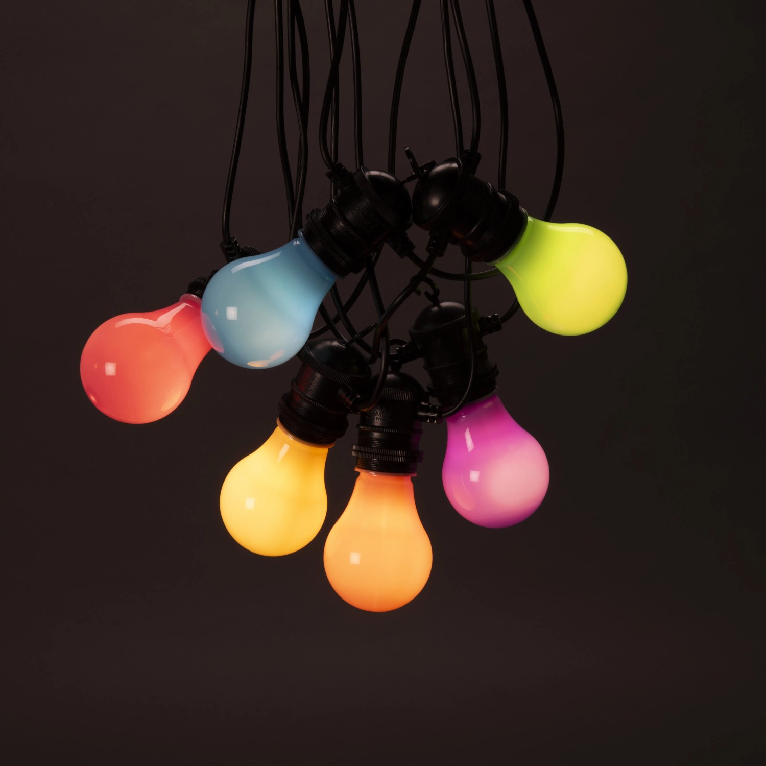 Konstsmide LED-Lichterkette Pastell mit 10 bunten Leuchtmitteln und Dimmer.