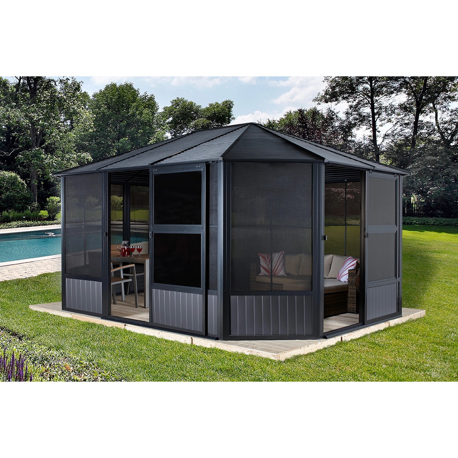 Sojag Pavillon Charleston 384x489 cm mit Stahl Dach und Moskitonetzen im Garten.