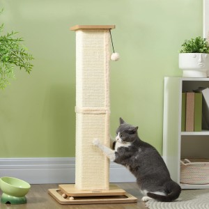 Katze kratzt an Eiche/Sisal PawHut Kratzstamm. Kratzsäule mit Spielzeug.