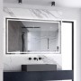 Rechteckiger Aica Sanitär Badspiegel 120x70 cm mit LED-Beleuchtung im Badezimmer.