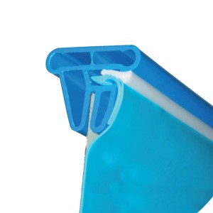 Detailaufnahme der blauen Keilbiese einer Waterman Poolfolie für Ovalbecken.
