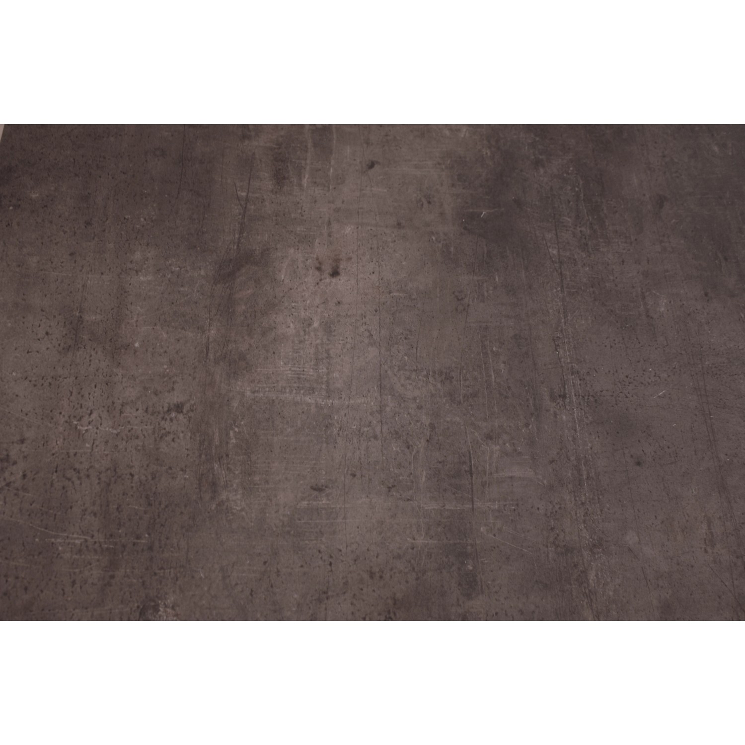 Detailaufnahme der Tischplatte des 9-teiligen Gartenmöbel-Sets Sophia in Anthrazit.