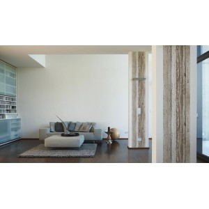 Wohnraum mit selbstklebender Holz Tapete in maritimer Holzoptik als Wanddeko.