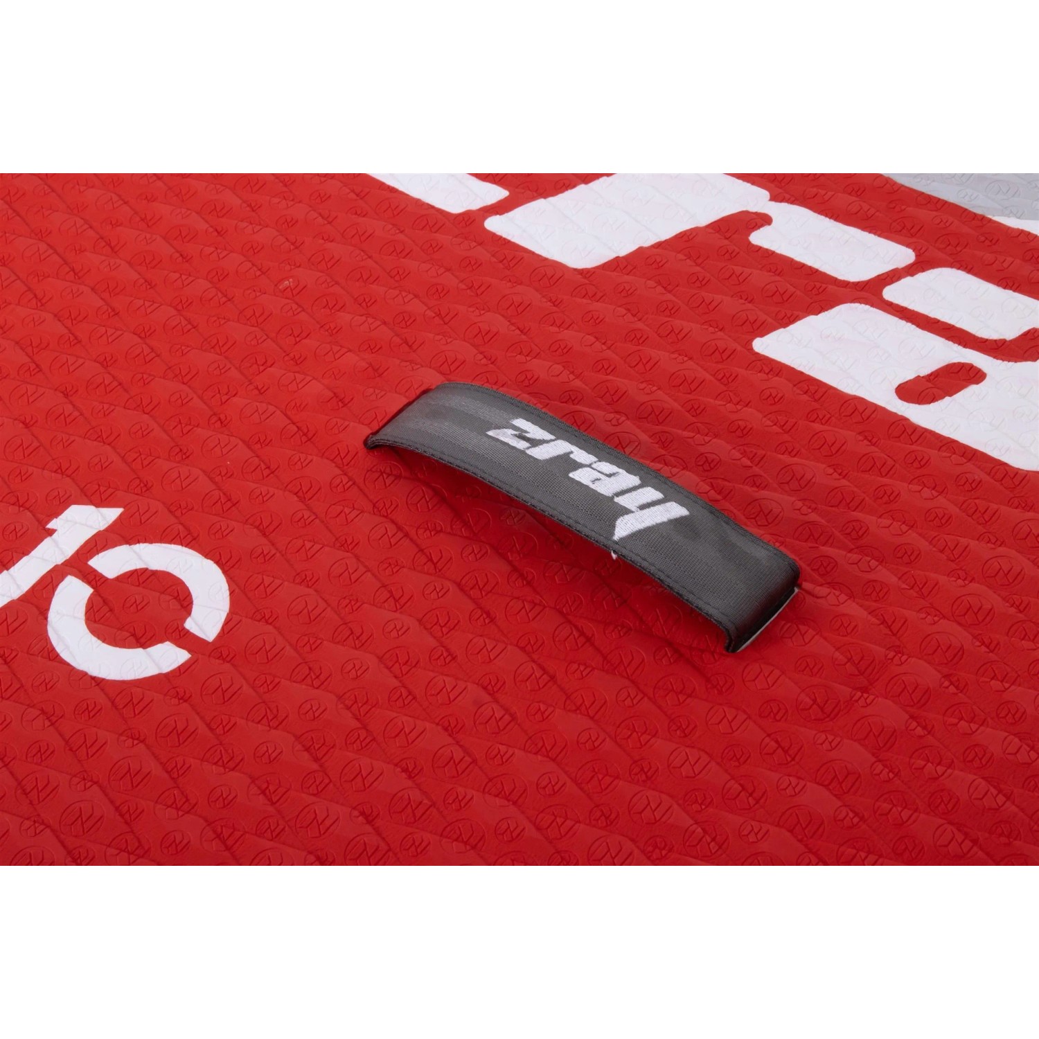 Detailaufnahme: Rotes ZRAY Stand Up Paddle Board mit Tragegriff. Wassersport-Zubehör.
