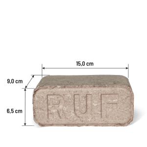 Rechteckiges RUF Hartholzbrikett als Brennstoff, hellbraun, mit "RUF" Prägung. Maße: 15x9x6,5 cm für Kamin & Ofen.
