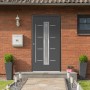 Anthrazitfarbene Sicherheits-Haustür ThermoSpace Milano Prime RC2 mit Glaseinsatz und Edelstahlgriff.