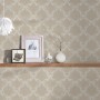 Beige-weiße Ornament Tapete im Barockstil. Vliestapete für Wohn- und Esszimmer.