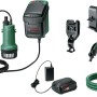 Bosch Akku GardenPump 18V-2000: Elektro-Pumpe mit Akku, Ladegerät, Schlauch und Zubehör zur Gartenbewässerung.