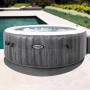 Intex PureSpa Greywood Deluxe aufblasbarer Whirlpool mit 196 cm Durchmesser und sprudelndem Wasser.