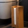 WENKO Bambusa Toilettenpapierhalter aus Bambus mit Toilettenpapierrollen.