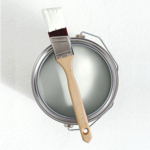 Farbeimer mit Pinsel: V&CO Premium Innenfarbe Dead Flat Matt Weiß Farbton 3, 2,5 l.