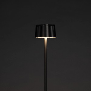 Schwarze Konstsmide LED Stehleuchte Nice, 120cm, für Innen und Außen.