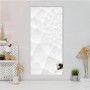 Weiße Magnettafel 37x78 cm mit Nautilus Motiv und Magneten als Wanddekoration.