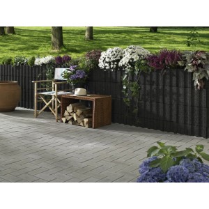 Anthrazitfarbene Kann Pflanzsteine Gala Flair als Sichtschutz mit Bepflanzung im Garten.