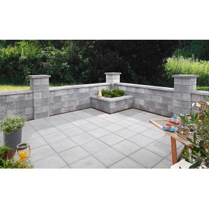 Gartenmauer Gomera Halbstein in Grau-Alpin als Grundstücksbegrenzung und Beetumrandung.