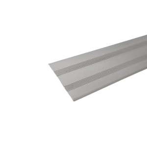 Silbernes Döllken Übergangsprofil (900 mm) für Laminat & Parkett. Robust und trittfest.