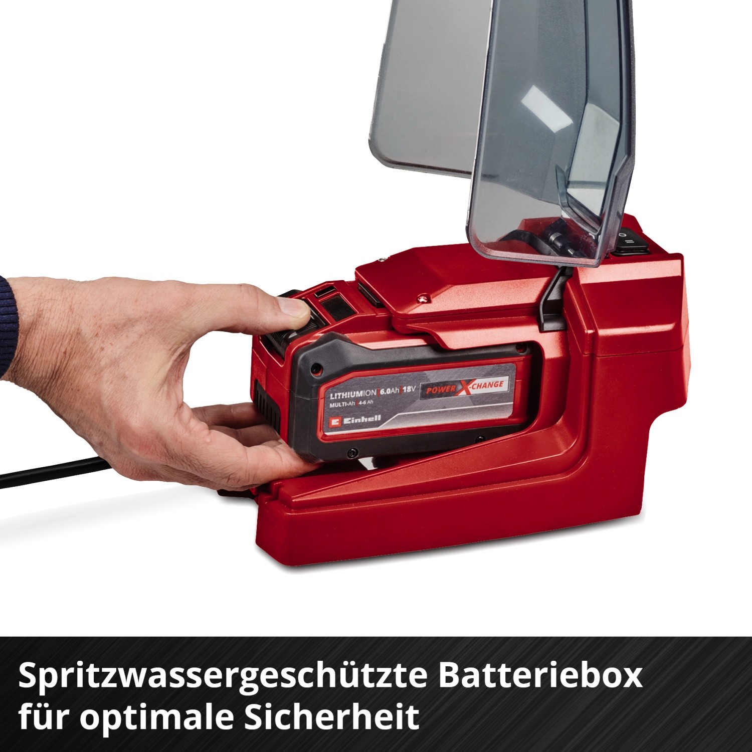 Einhell Akku-Schmutzwasserpumpe: Detailaufnahme der Batteriebox mit eingesetztem Akku. Power X-Change System.