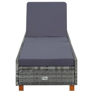 Graue Furnicato Sonnenliege aus Poly Rattan mit dunkelgrauer Auflage.