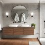 Bad mit ML-Design Vinylboden Roteiche braun, Waschtisch mit zwei Waschbecken und Spiegel.