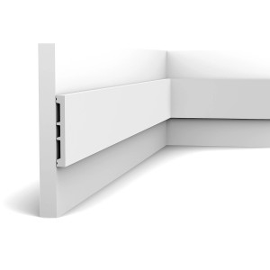 Weiße ORAC DECOR Türumrandung DX163-2300-RAL9003 AXXENT SQUARE, 2,3 m Länge.