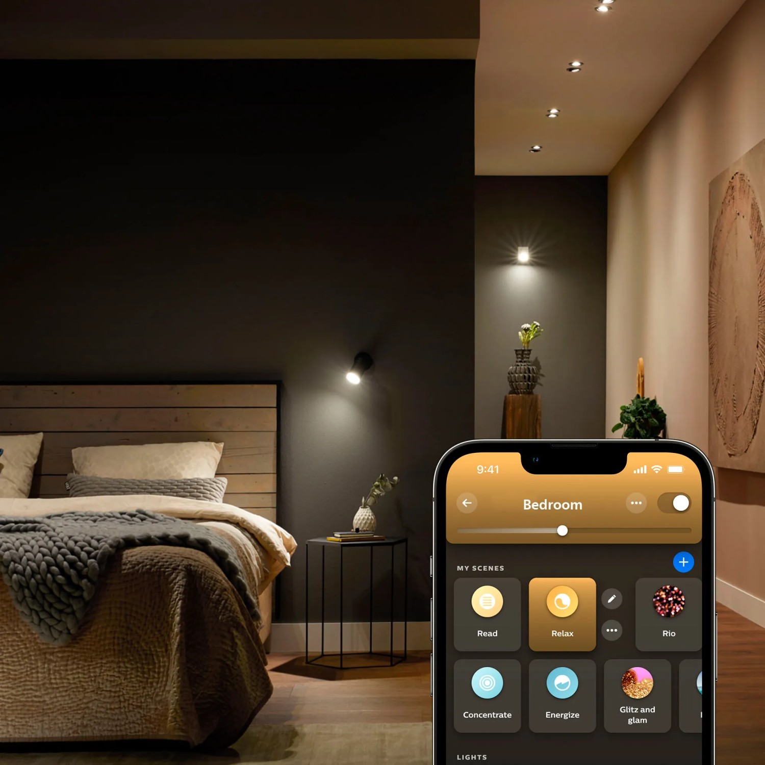 Philips Hue GU10 LED Spots im Schlafzimmer, gesteuert per App. Smarte Beleuchtung für Ihr Zuhause.
