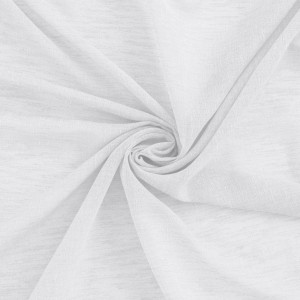 Detailaufnahme: Weißer, transparenter Fenstervorhang Oskar mit verdeckten Schlaufen.