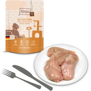 MjAMjAM Katzen-Nassfutter Saftiges Hühnchen pur, 300g Packung und Hühnchenfleisch auf Teller.