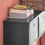 Schwarze Wandgarderobe mit 3 Körben und 5 Haken. Holzgarderobe für Flur, Bad oder Küche.