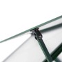 Detailaufnahme: Grüne Gewächshaus-Konstruktion mit Polycarbonat-Platte und schwarzer Halterung.
