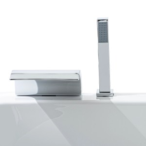 Detailaufnahme Armatur-Set der Basera® Futuna Eck-Whirlpool Badewanne, Chrom.