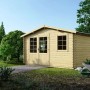 Gartenhaus Altanka Gerätehaus aus Holz, 4x4 m, 40 mm, im Garten. Holzhaus mit Doppeltür und zwei Fenstern.