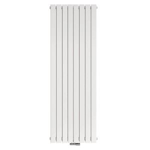 Weißer, doppelreihiger Emke Heizkörper 180x62cm für Bad oder Wohnraum, vertikal montiert.