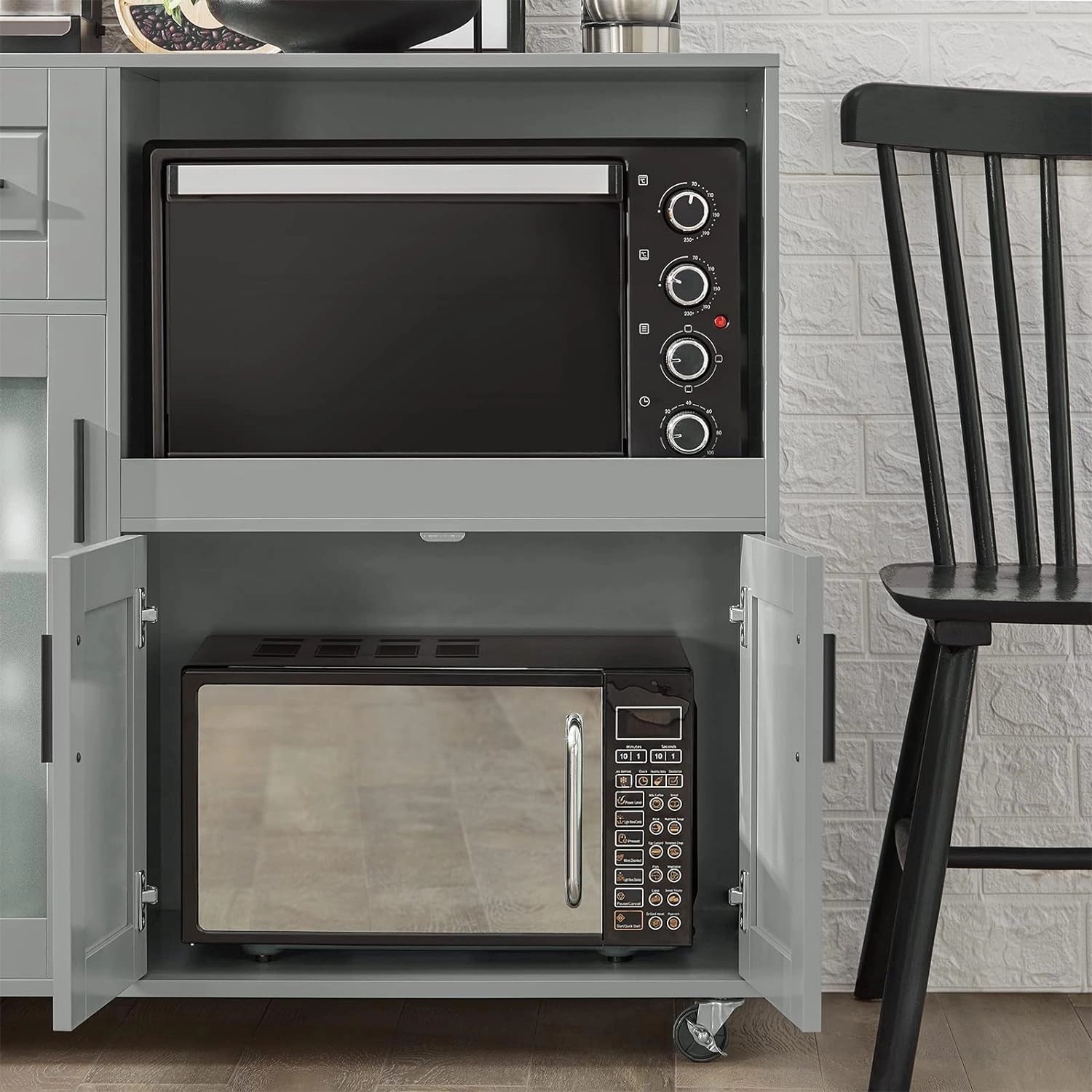 SoBuy Sideboard FSB78-HG: Küchenwagen mit Mikrowellenfächern und Rollen.