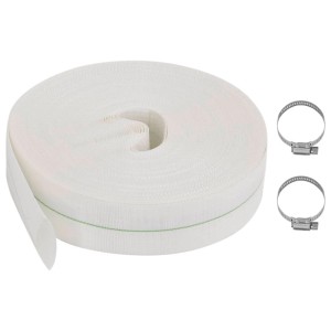 Gerollter, weißer vidaXL Flachschlauch (100 m) mit zwei Schlauchschellen.