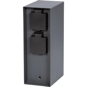 Anthrazitfarbene 4-fach Steckdosensäule IP44 für den Außenbereich.