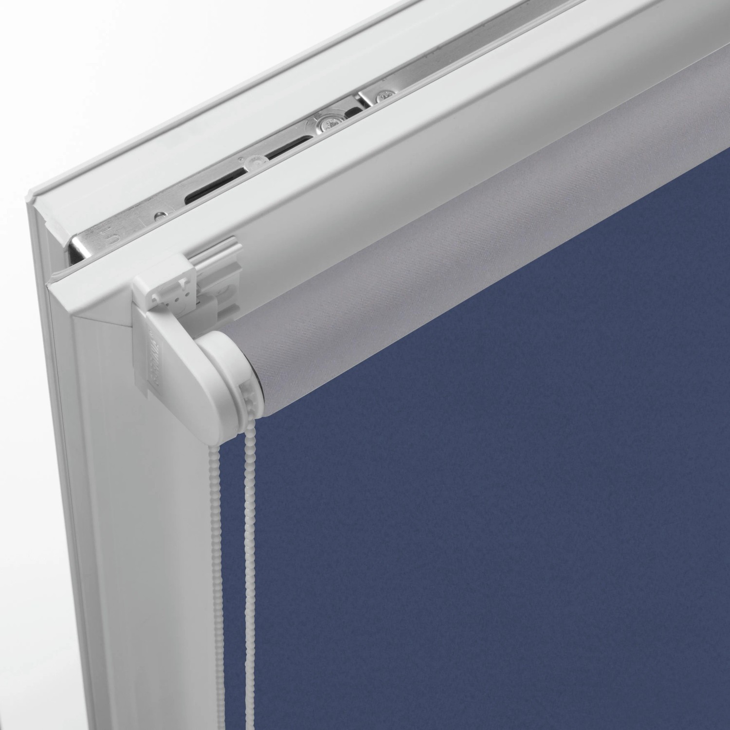 Blaues Gardinia EasyFix Thermo Rollo, energiesparend, 120x150 cm, mit Kettenzug und Klemmträger.