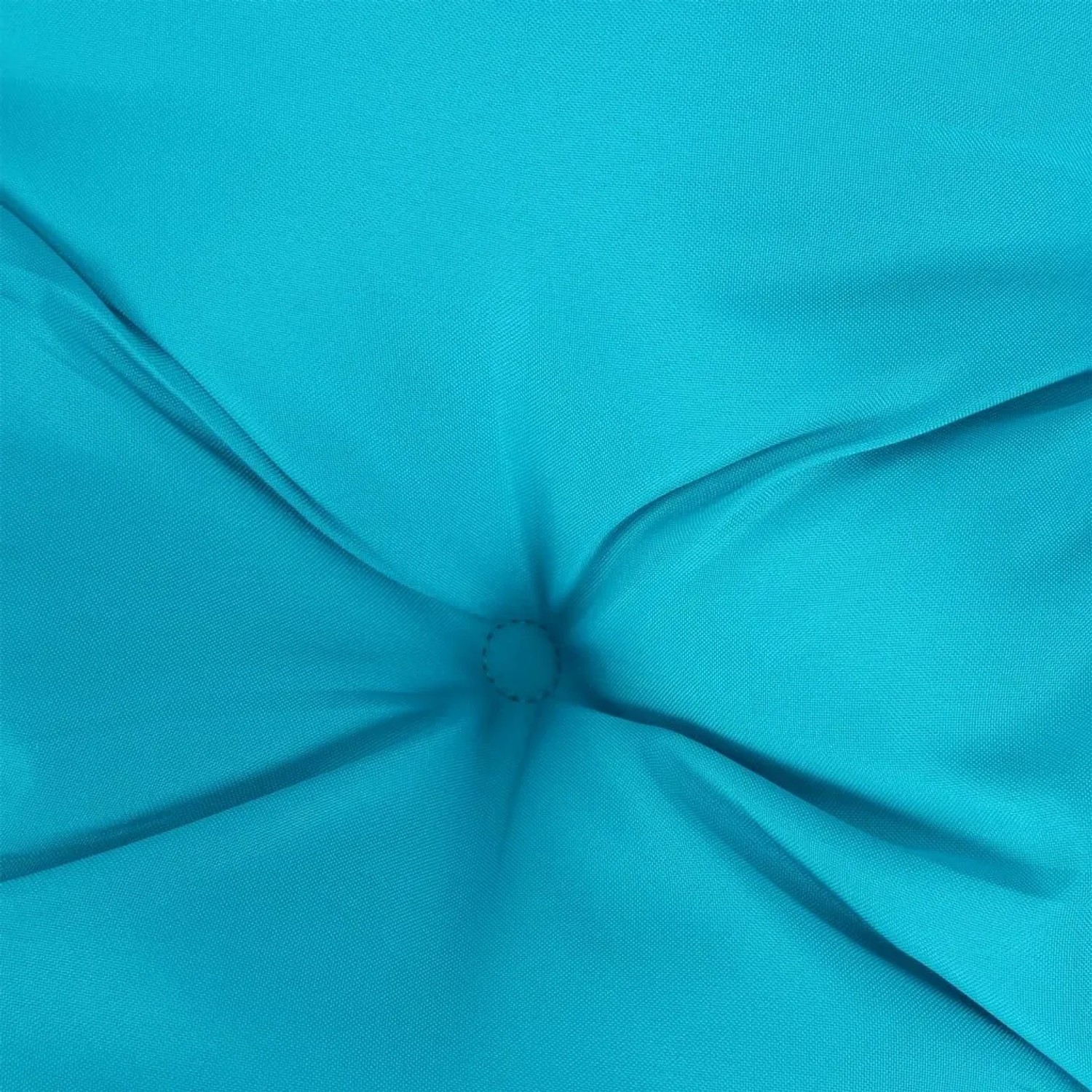 Nahaufnahme einer türkisen Hochlehner-Auflage aus Oxford-Gewebe mit Knopfheftung. Perfekt für Gartenstuhlauflagen.