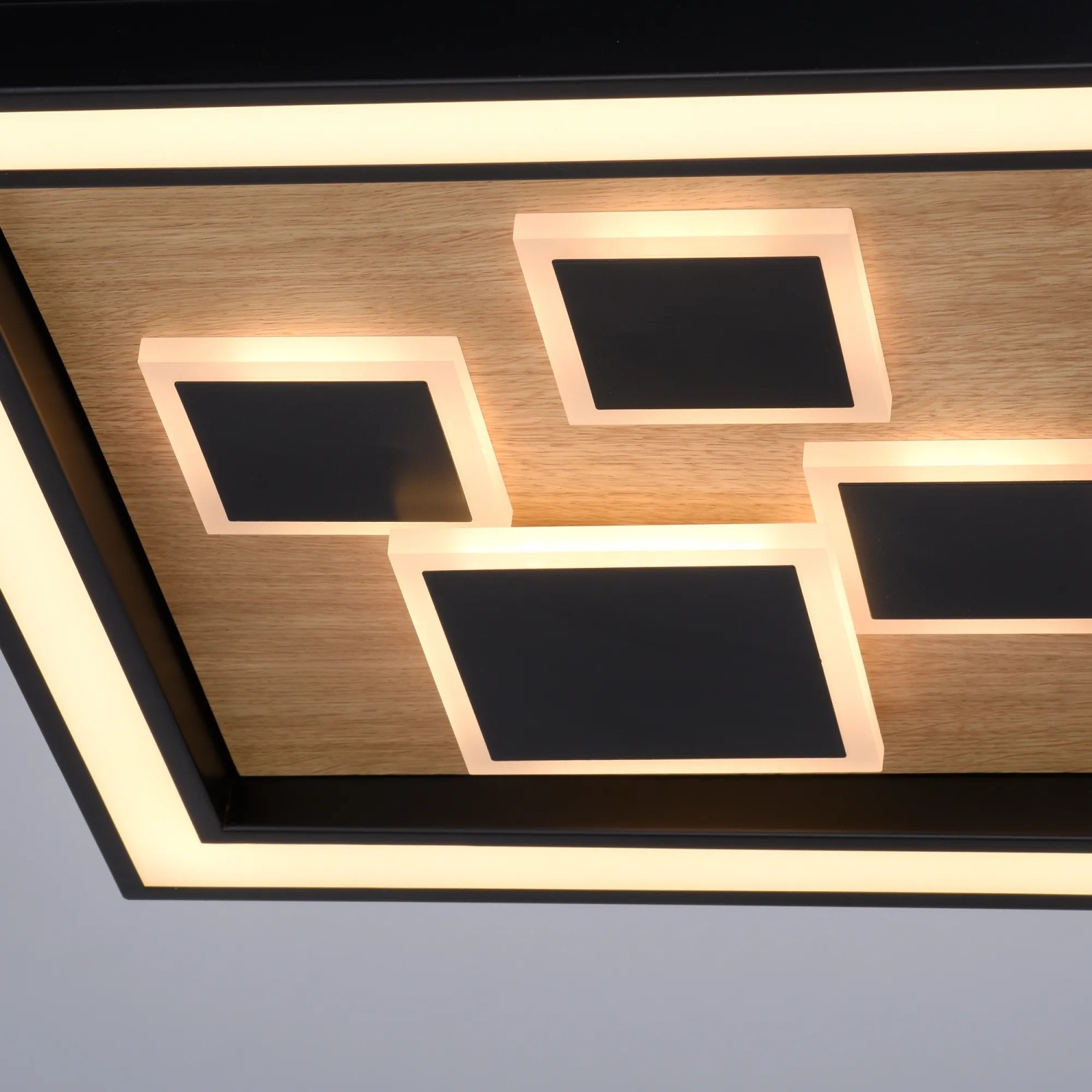 Moderne LED-Deckenleuchte Eliza von Paul Neuhaus, Holzoptik, quadratisch, 48x48 cm.