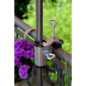 Videx Garden Sonnenschirmhalter für Handläufe (Ø 35mm) aus Aluminium am Balkongeländer.