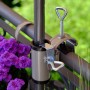 Videx Garden Sonnenschirmhalter für Handläufe (Ø 35mm) aus Aluminium am Balkongeländer.