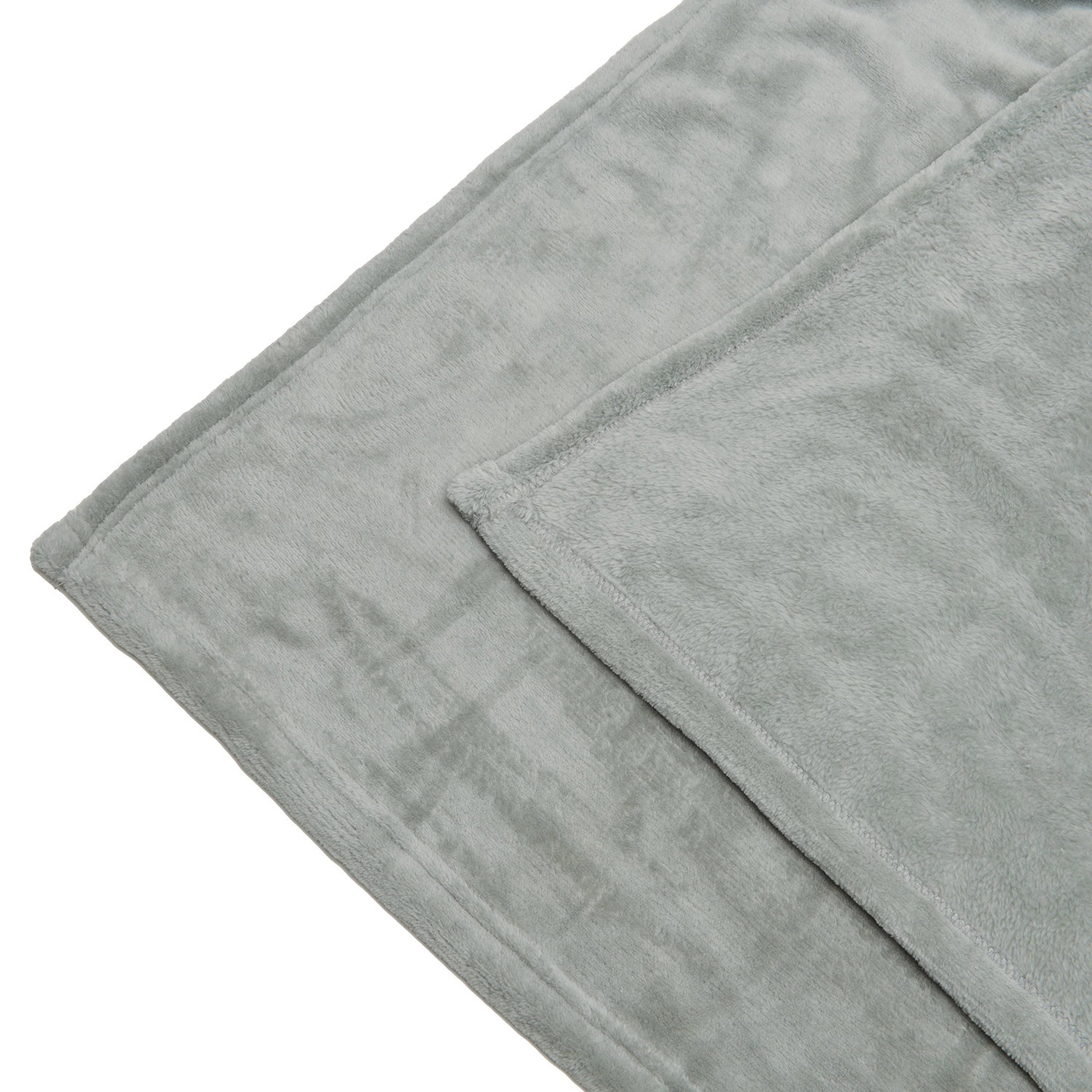 Hellgraue Beautissu Aurelia Kuscheldecke (150x200cm) aus flauschigem Coral Fleece.