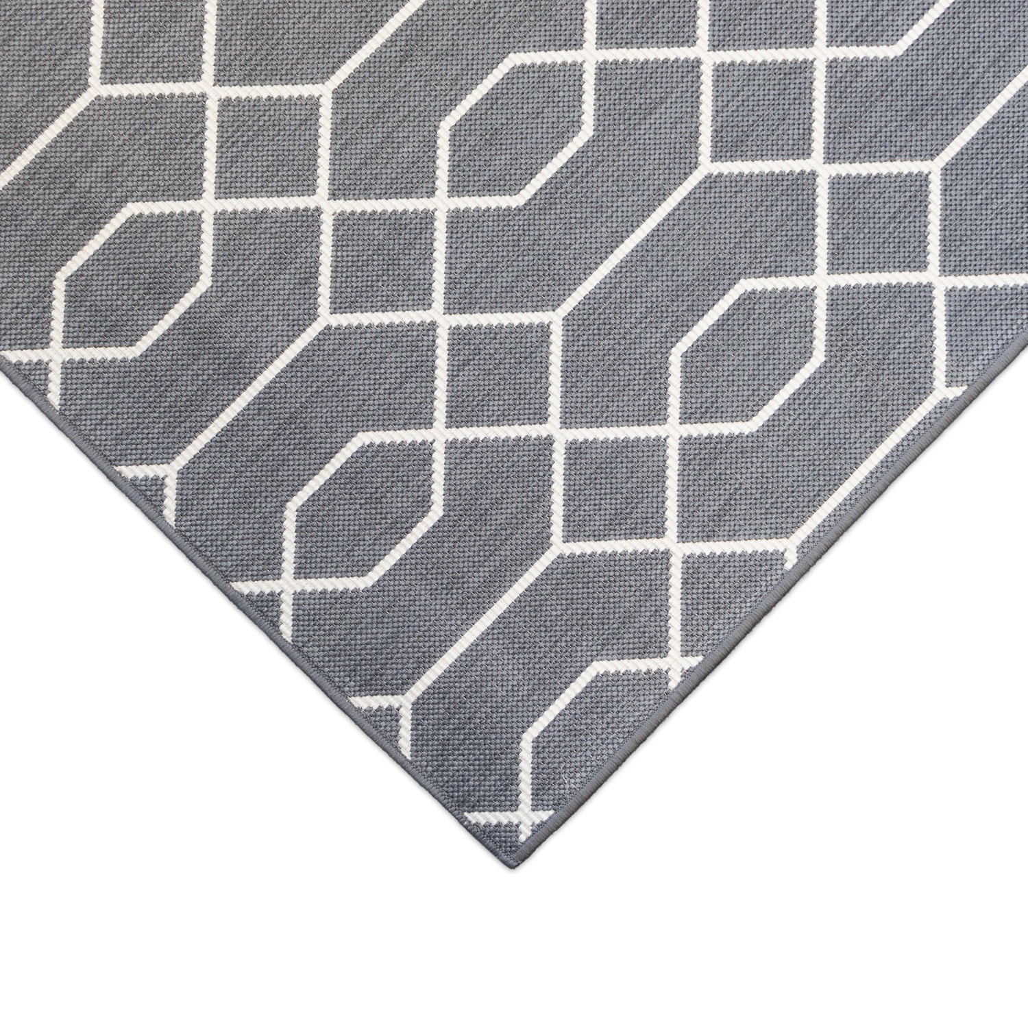Grauer Primaflor In- & Outdoorteppich Reverso Geo River mit geometrischem Muster.