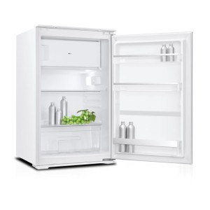 Wolkenstein Einbaukühlschrank WKS125.4EEB, weiß, mit geöffneter Tür und Lebensmitteln.