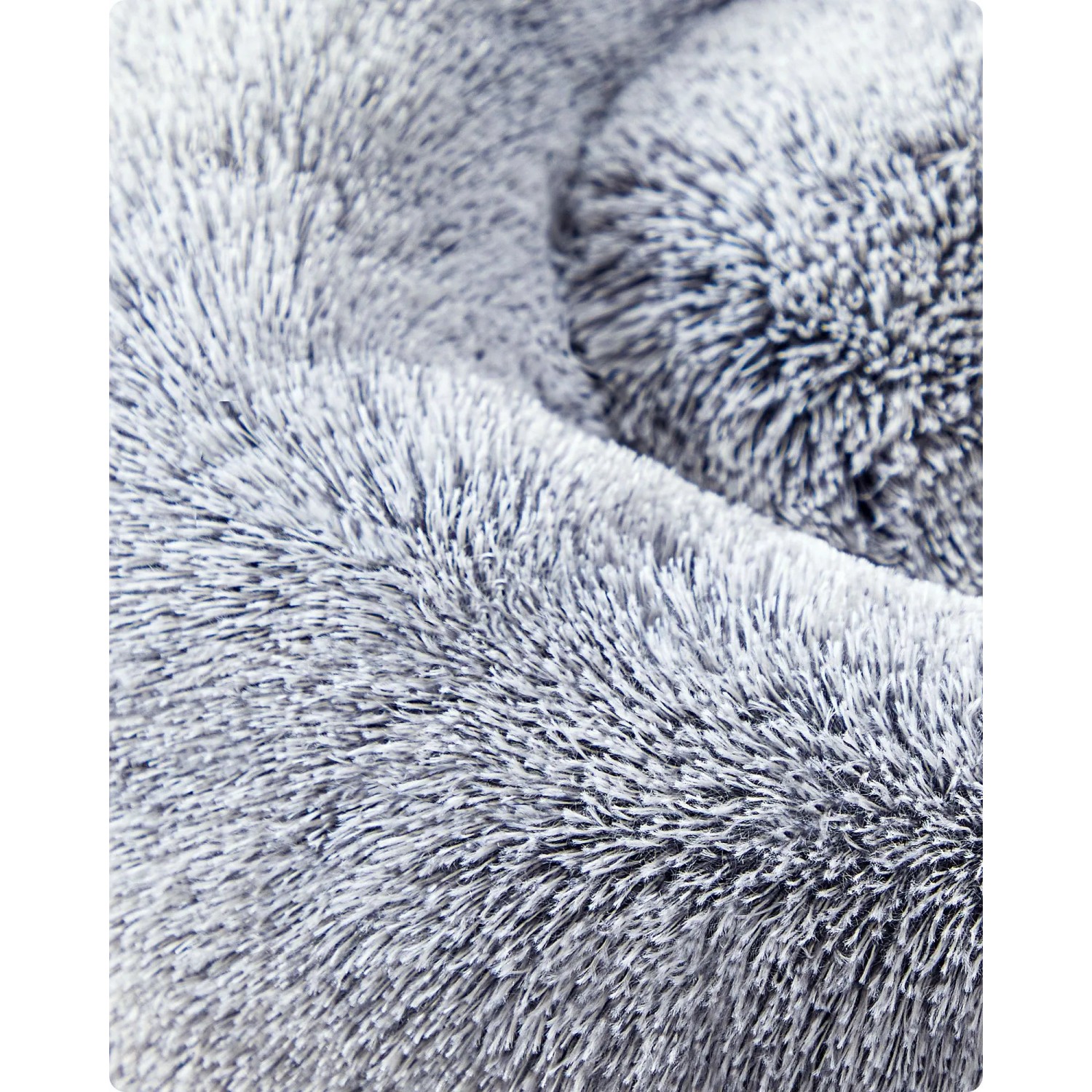 Nahaufnahme des flauschigen, grauen Feandrea Hundebetts. Zeigt die weiche Plüschtextur der Hundecouch.