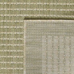 Detailaufnahme: Grüner Ayyildiz Outdoor-Teppich Giza, Sisal-Optik, wetterfest, 80x250 cm.