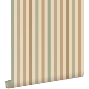 Gerollte ESTAhome Vliestapete mit vertikalen Streifen in Grün, Braun und Beige. Dekorative Tapete 50x900 cm.